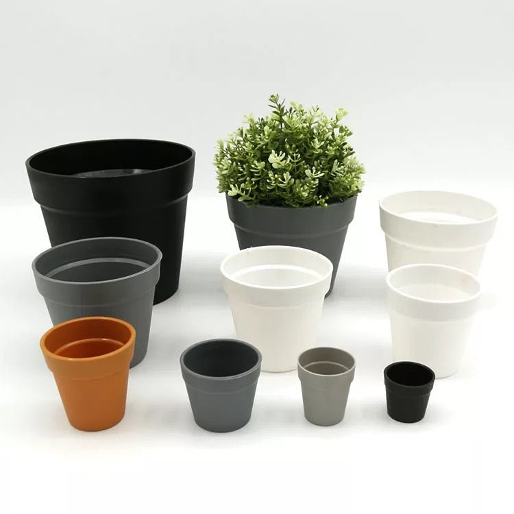 Classic Plastic Pot