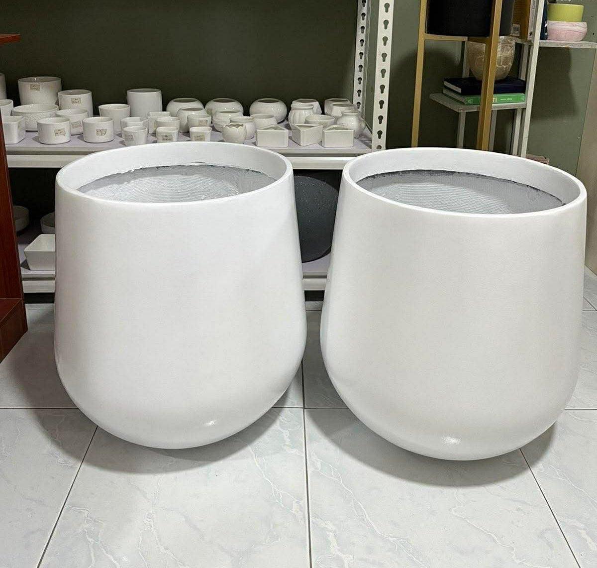 ALESSO Fiberglass Planter