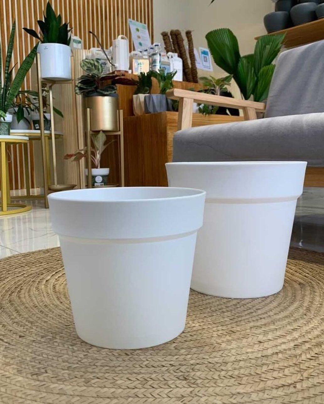Classic Plastic Pot