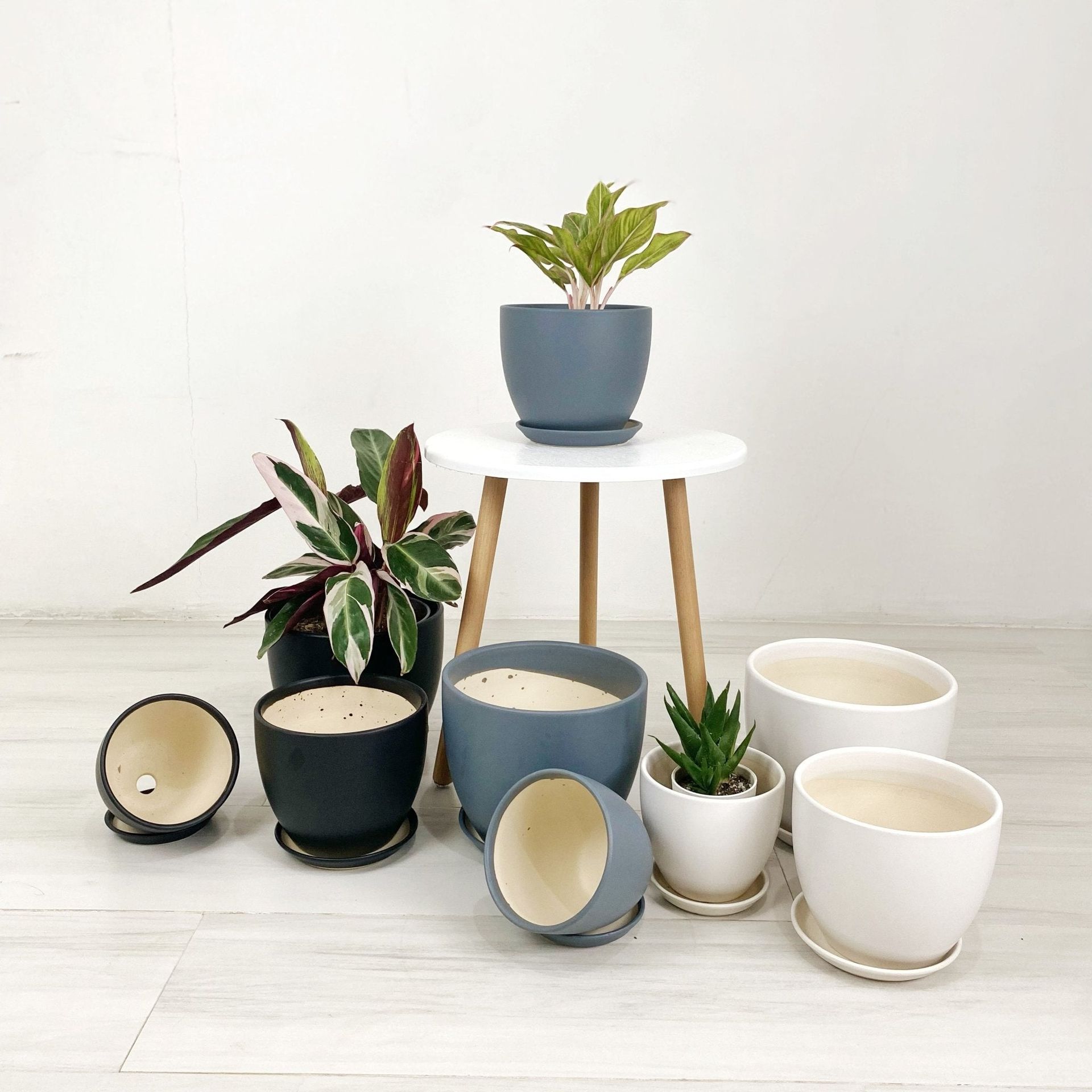 Cup Shaped Glazed Clay Earthenware Ceramic Desk Pot