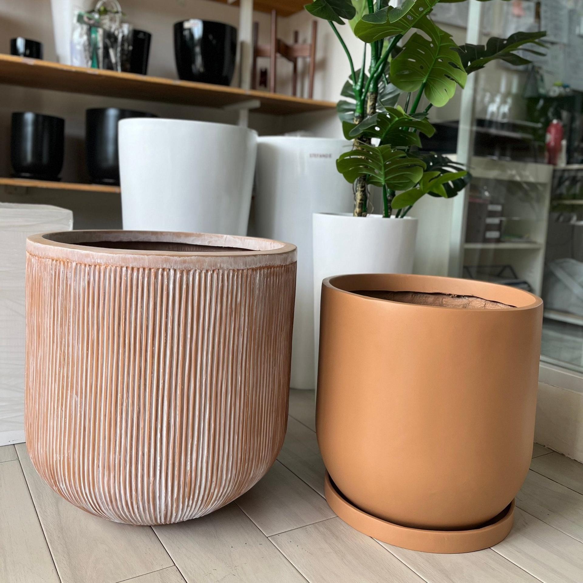 TERRA Whitewashed Fluted FIberglass Planter